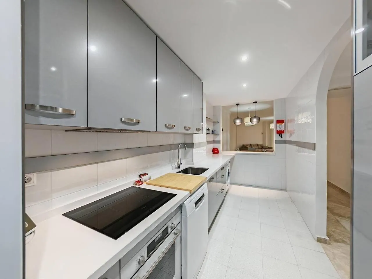 2-Bed Apartment In Calahonda Park, Walk To Beach Sitio de Calahonda