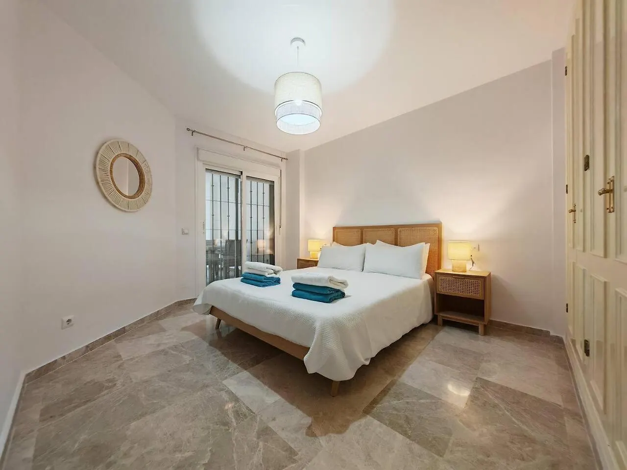 2-Bed Apartment In Calahonda Park, Walk To Beach Sitio de Calahonda 0*,  Spain