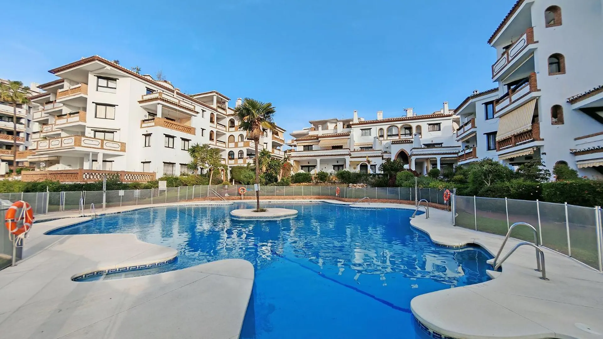 2-Bed Apartment In Calahonda Park, Walk To Beach Sitio de Calahonda Spain