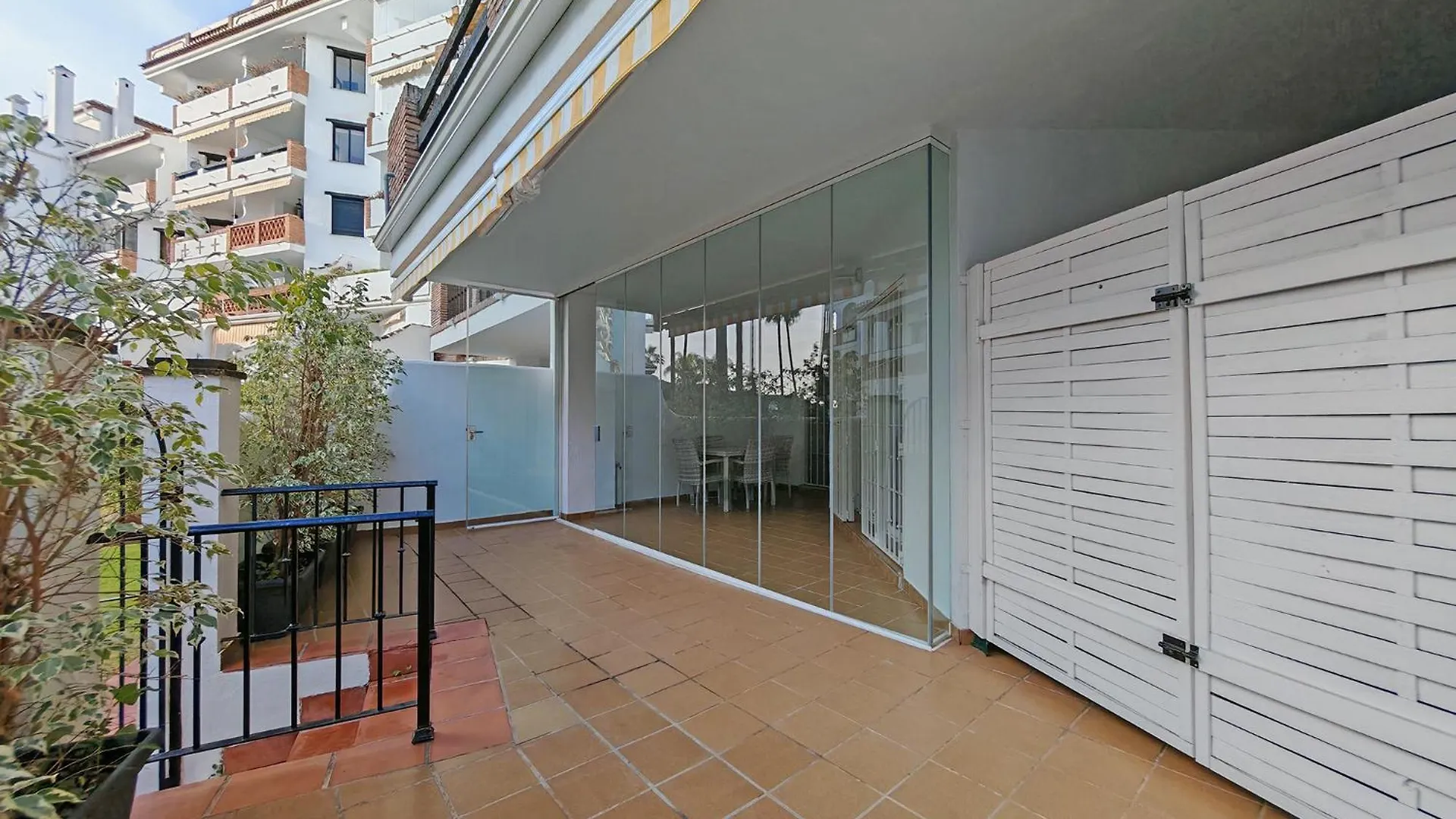 2-Bed Apartment In Calahonda Park, Walk To Beach Sitio de Calahonda